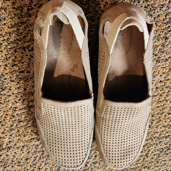 BOC Slip On, Tan/Brown,  Size 7.5 Shoe - Picture 7 of 8